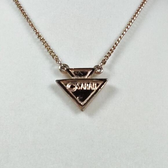 Vintage Gold Tone Sarah Coventry Green And Red Triangle Enamel 15" Necklace - Picture 3 of 8